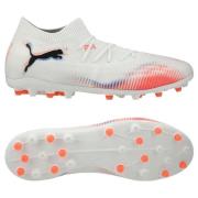 PUMA Future 8 Match MG Untamed - PUMA White/PUMA Svart/Glødende rød